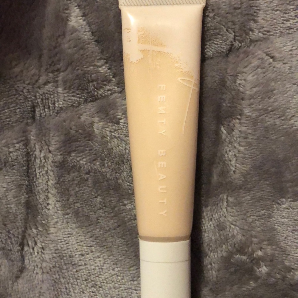 Fenty Pro-Filtr Hydrating Foundation in 100